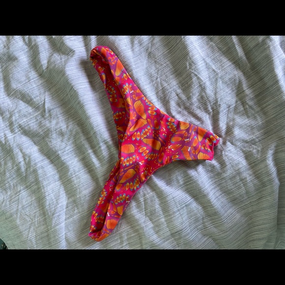 Funky moana bottoms - Picture 2 of 2